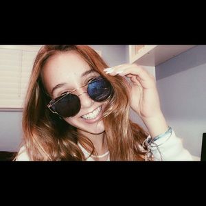 Meet your Posher, Fallon